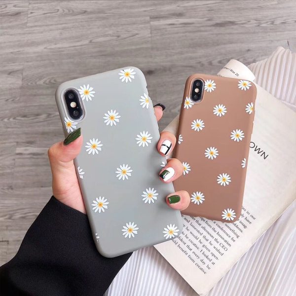 Matte Daisy iPhone Case – Soft TPU Floral Protective Cover