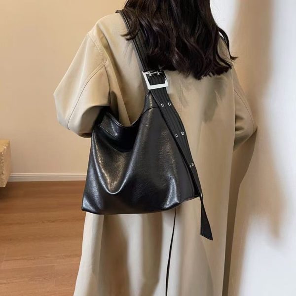 Women’s Large-Capacity PU Leather Hobo Shoulder Bag