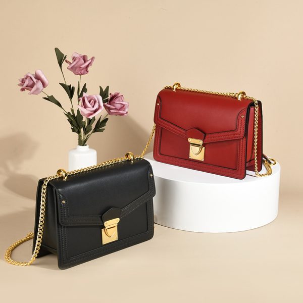 Women’s Retro Flap Crossbody Bag with Gold-Tone Clasp