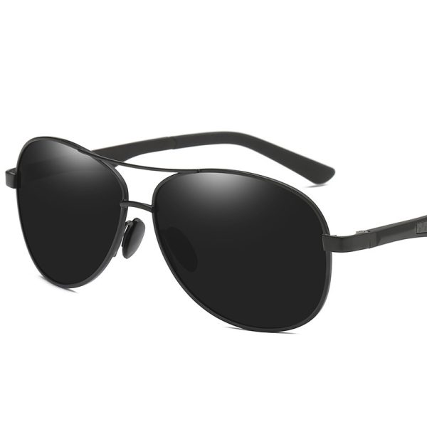 Men’s Polarized Aviator Sunglasses with UV400 Protection