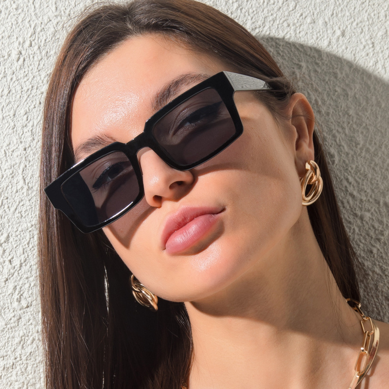 Retro Square Sunglasses - Image 5