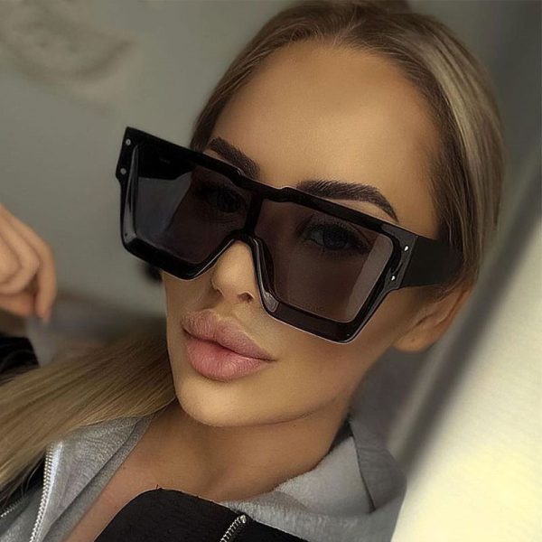 Oversized One-Piece Sunglasses