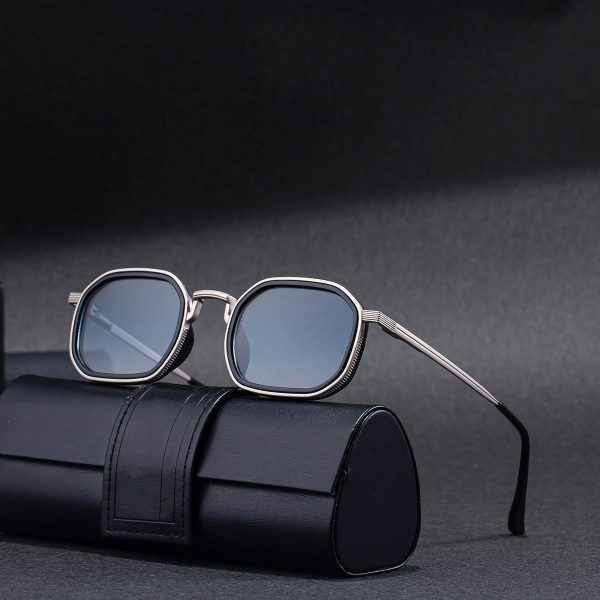 en’s Retro Square Sunglasses with Spring-Hinge Temples