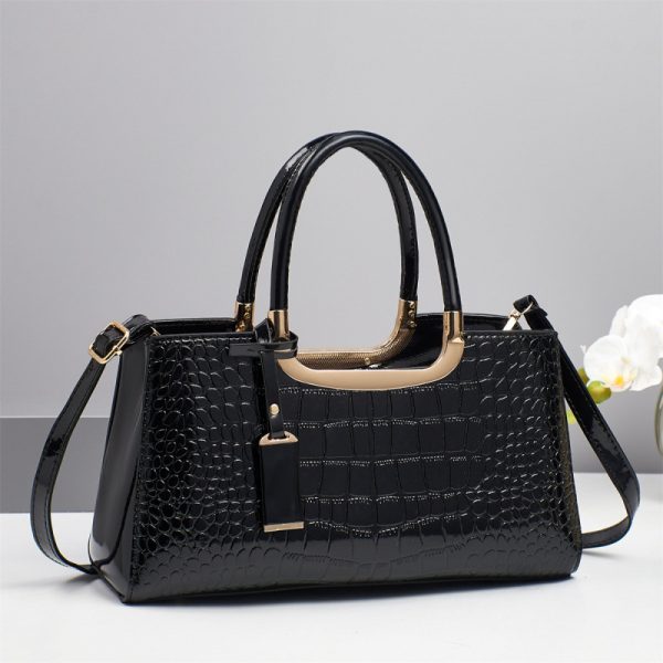 Women’s Sequined Crocodile-Pattern Shoulder Bag