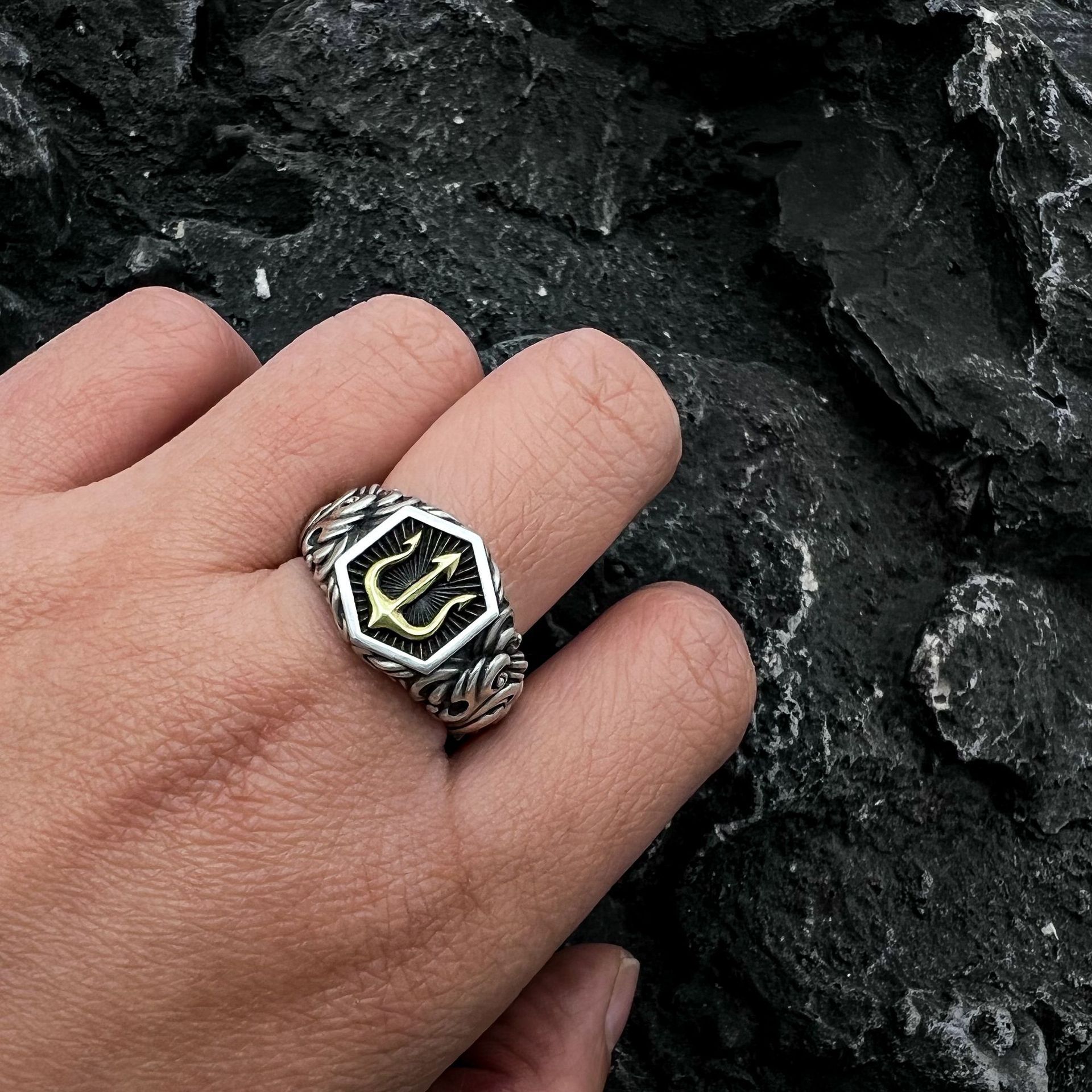 Adjustable Trident Geometric Ring - Image 5