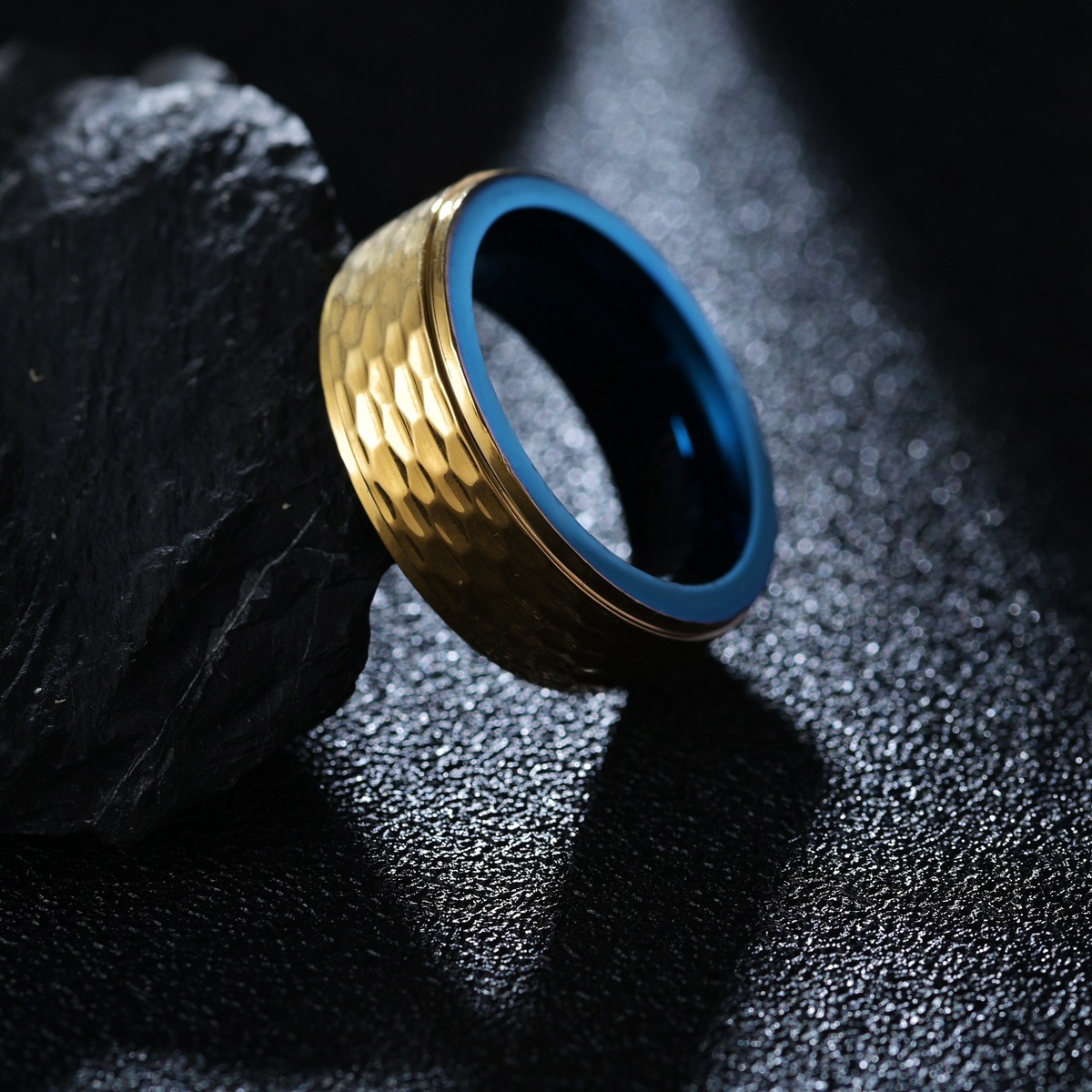 Hammer-Pattern Tungsten Steel Ring - Image 4