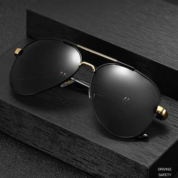 Men’s Polarized Aviator Sunglasses with Photochromic Lens Options