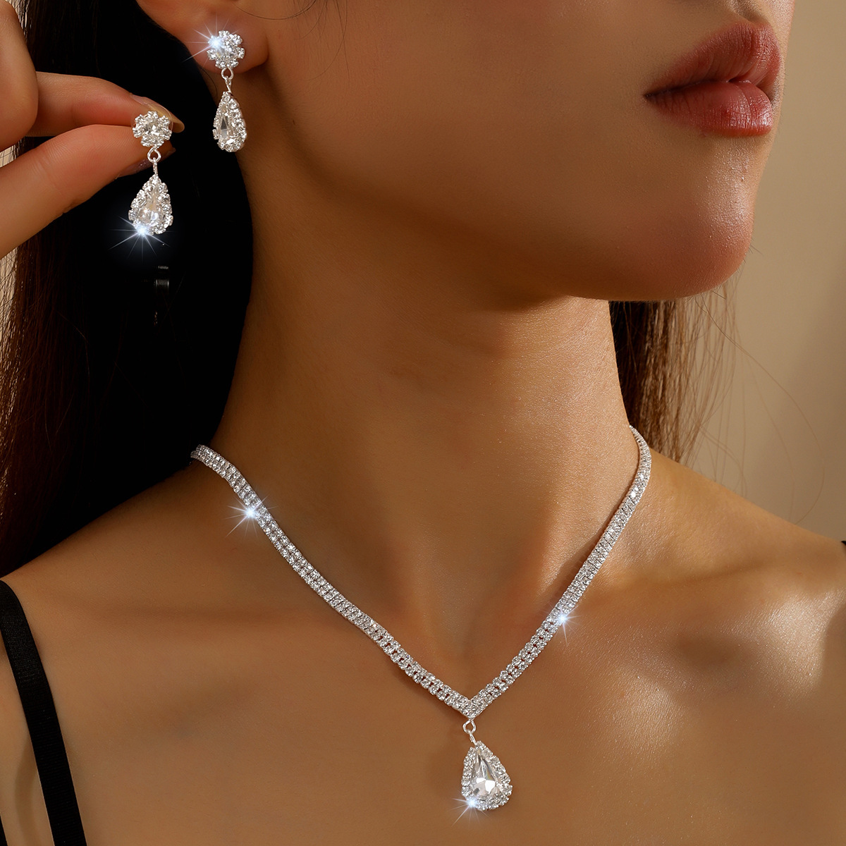 Shiny Water Drop Necklace and Earrings Set - Image 2