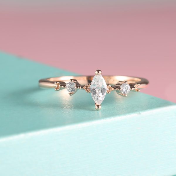 Rose Gold Horse-Eye Zircon Ring