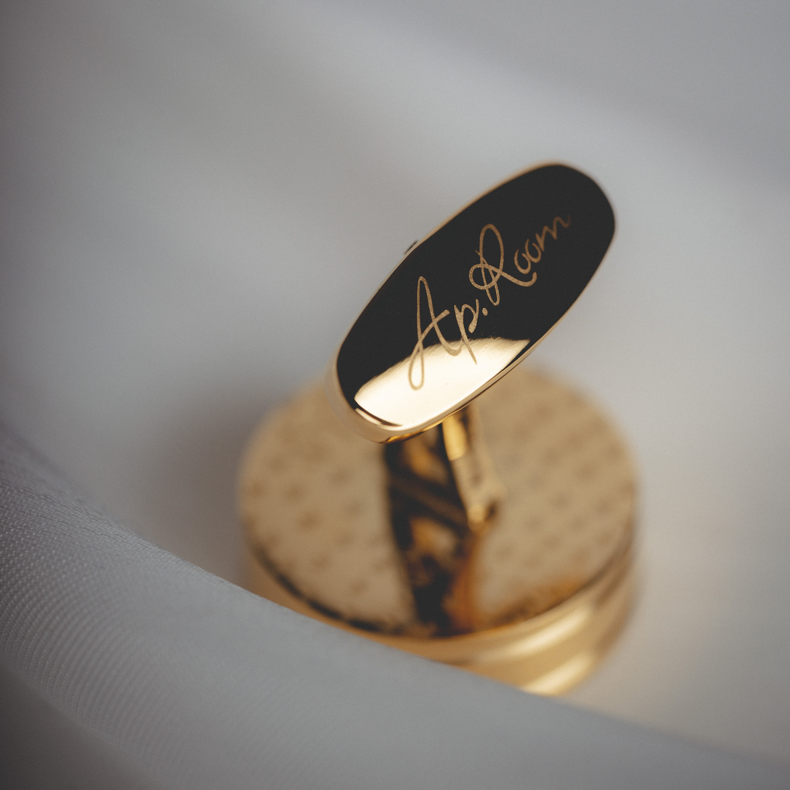 French Gold Shell Cufflinks - Image 4