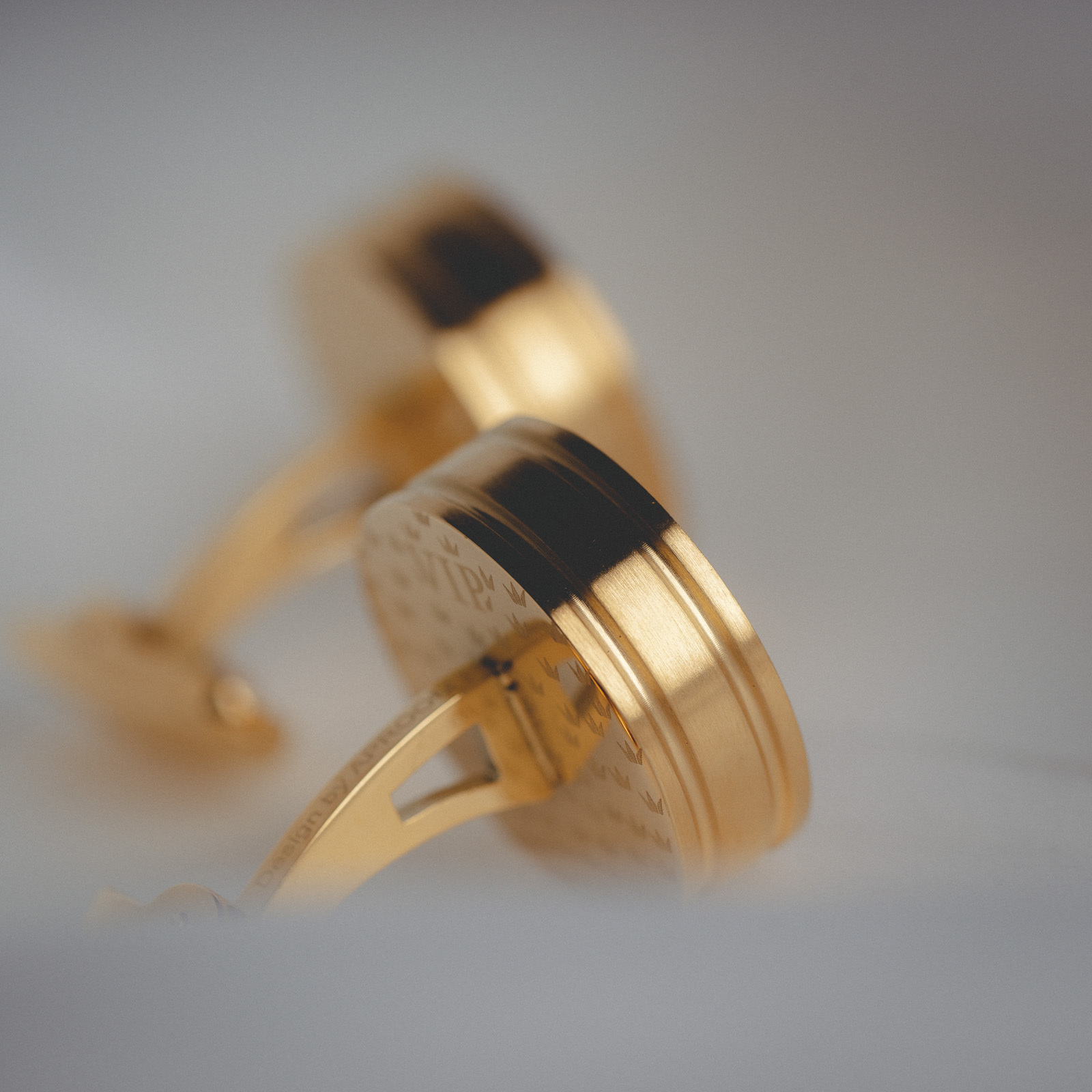 French Gold Shell Cufflinks - Image 5