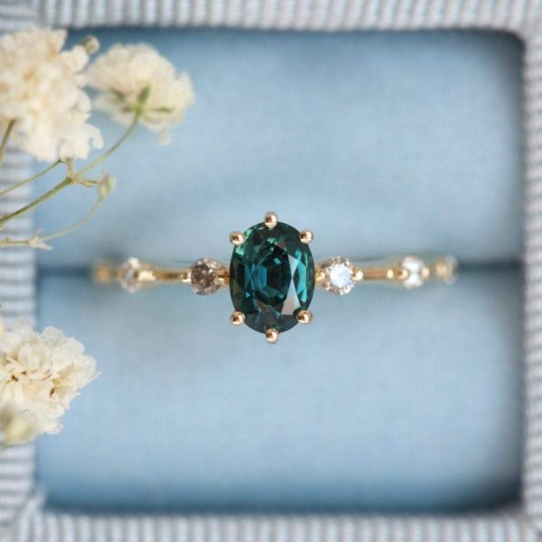 Gold-Plated Emerald-Inlay Ring for Women