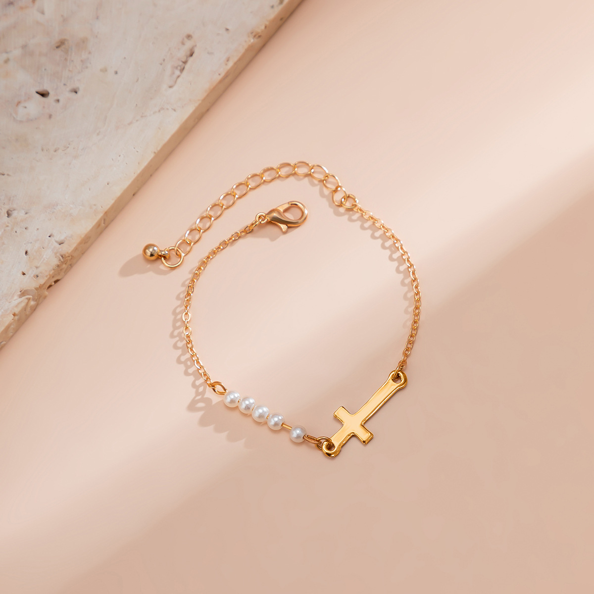 Baroque-Style Minimalist Pearl-Look Bracelet