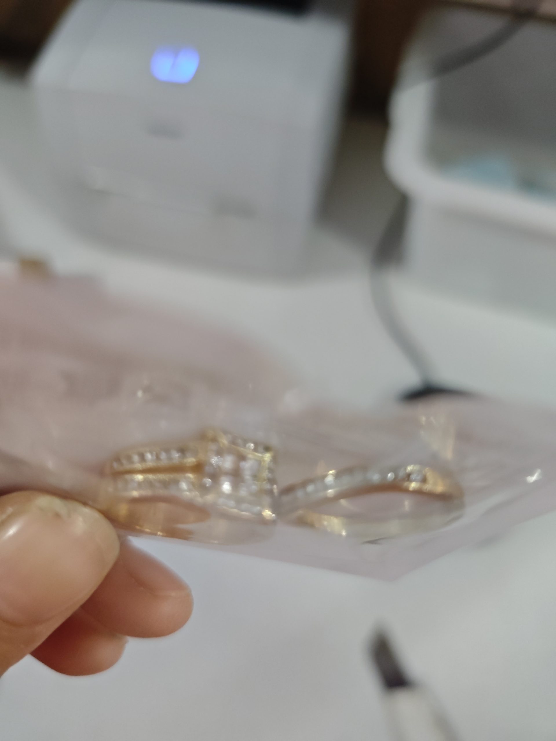 Gold-Plated Zircon-Inlaid Ring for Women - Image 3