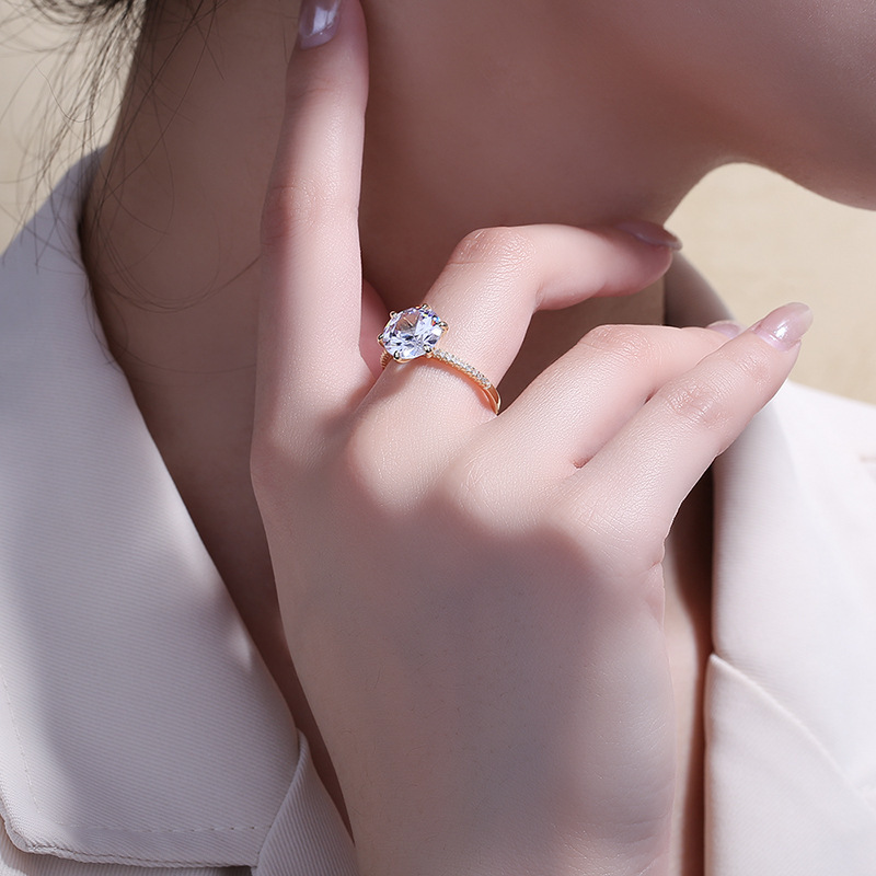 Fashionable Six-Prong Zircon Ring for Women - Image 6