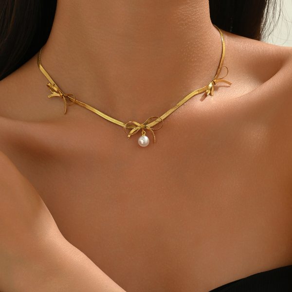 European-Style Bow Pearl Pendant Necklace