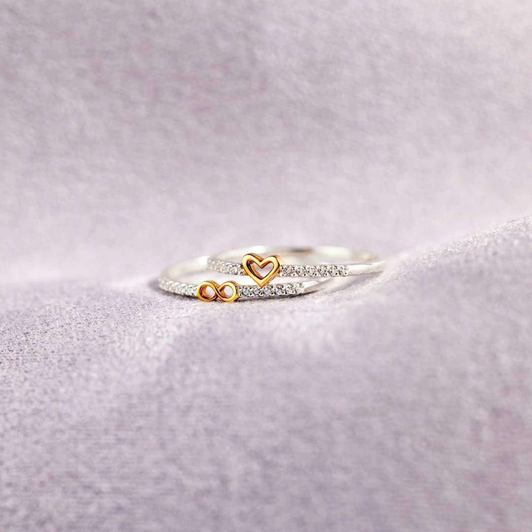 European and American Style Zircon-Inlaid Ring Set - Image 3
