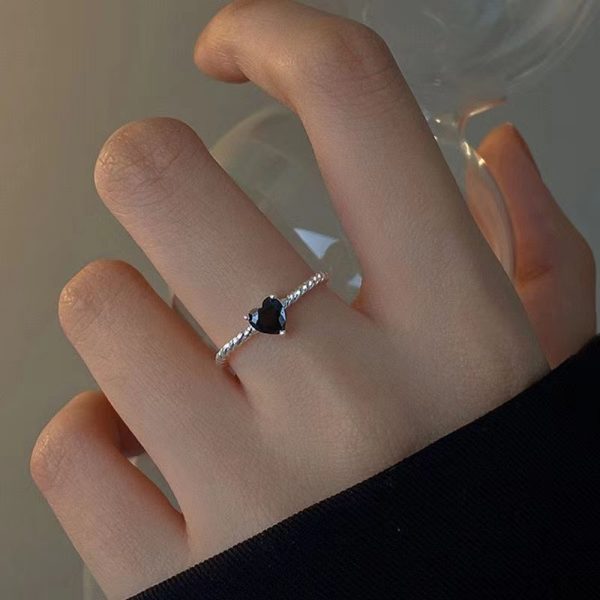 Sweet and Cool Black Zircon Heart Ring for Women