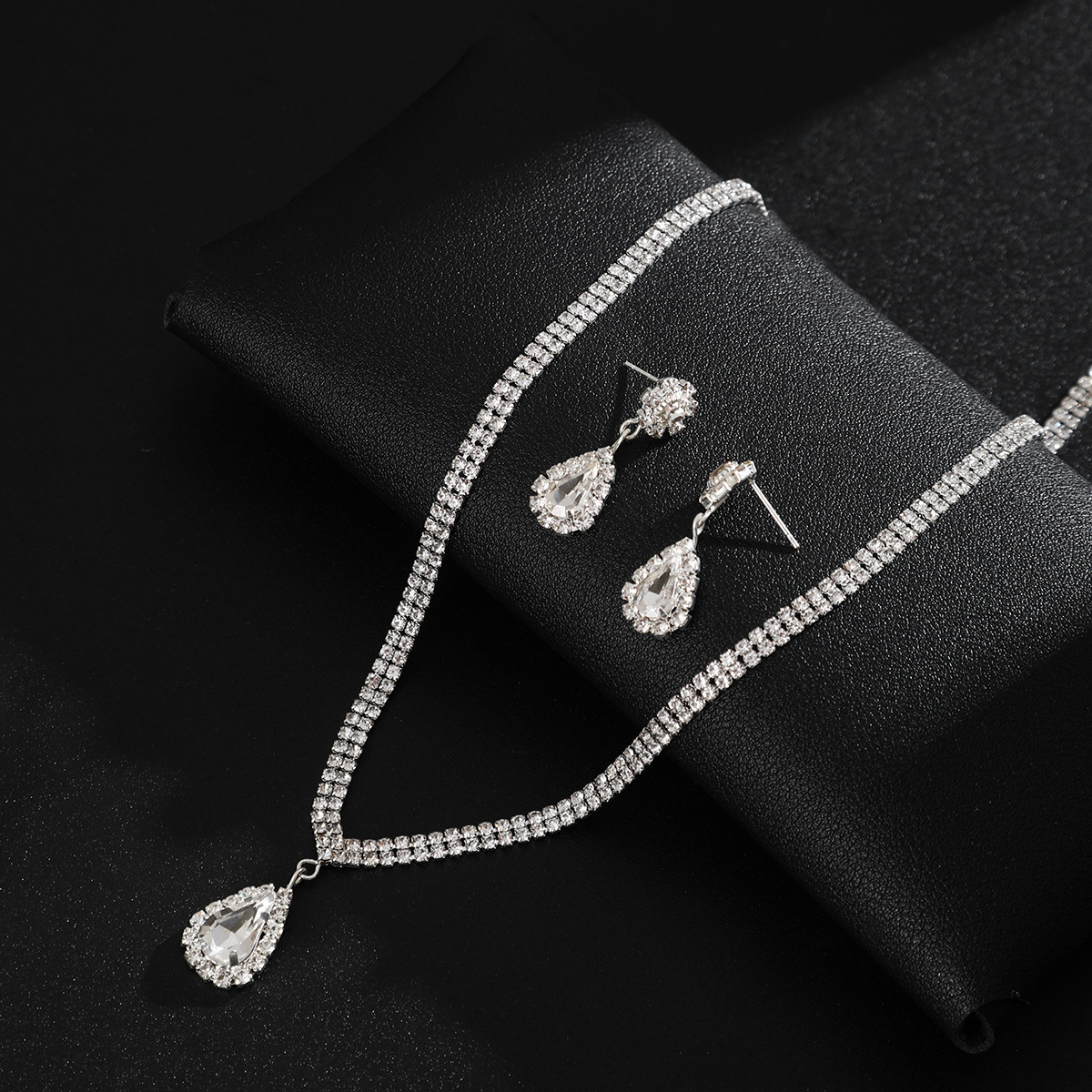 Shiny Water Drop Necklace and Earrings Set - Image 4