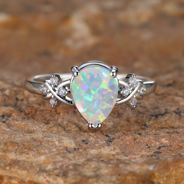 Drop-Shaped White Zircon Flower Ring