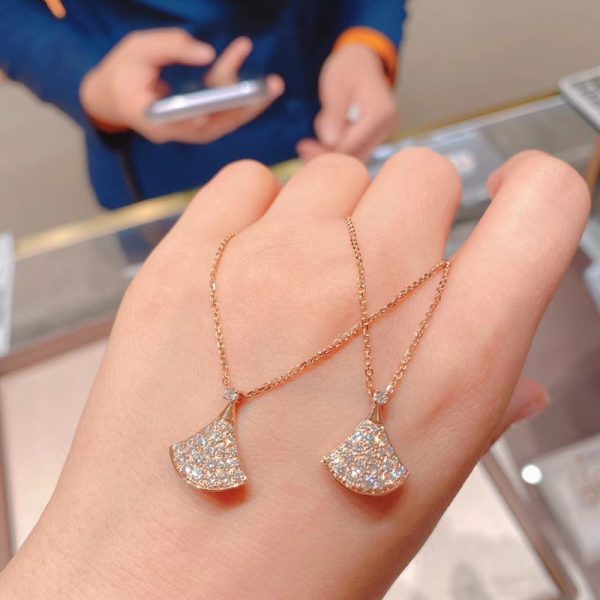 Luxury Fan-Shaped Rhinestone Collarbone Necklace